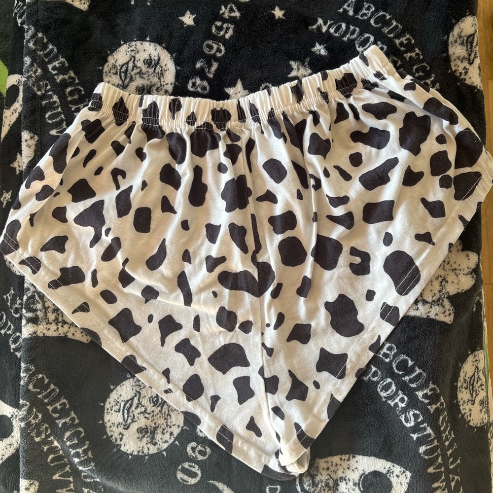 Cow print shorts💕